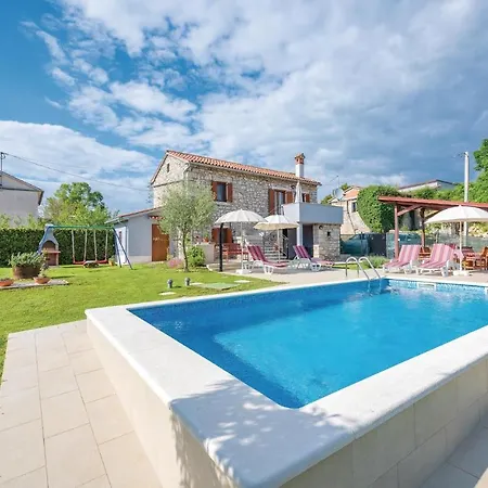 Holiday home 2 Bedroom Awesome Home In Milotski Brijeg