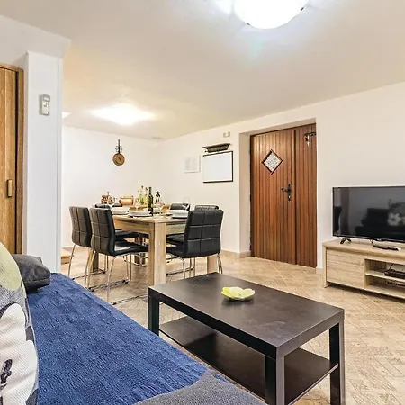 Holiday home 2 Bedroom Awesome Home In Milotski Brijeg