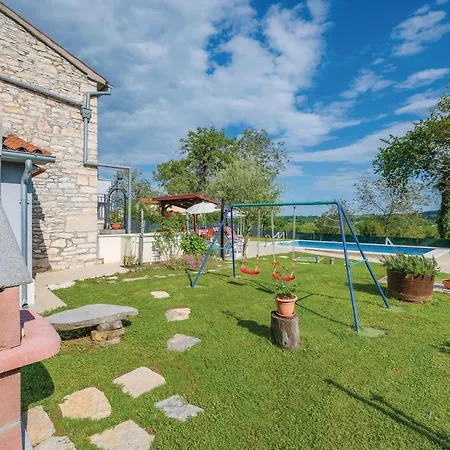 Holiday home 2 Bedroom Awesome Home In Milotski Brijeg
