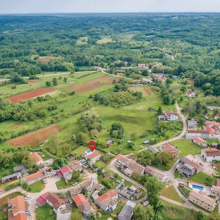 2 Bedroom Awesome Home In Milotski Brijeg Katun Lindarski